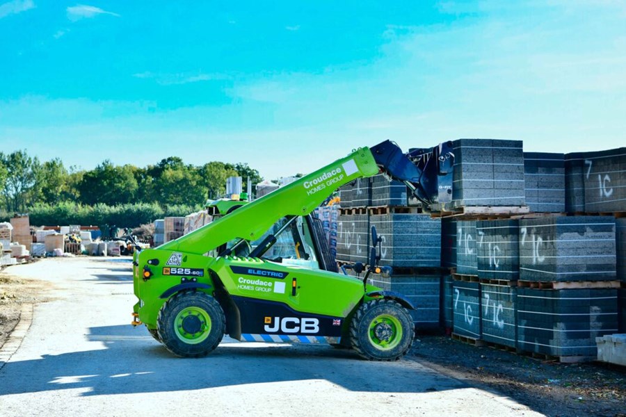 行勝于言！JCB 純電動伸縮臂叉裝車525-60E熱銷